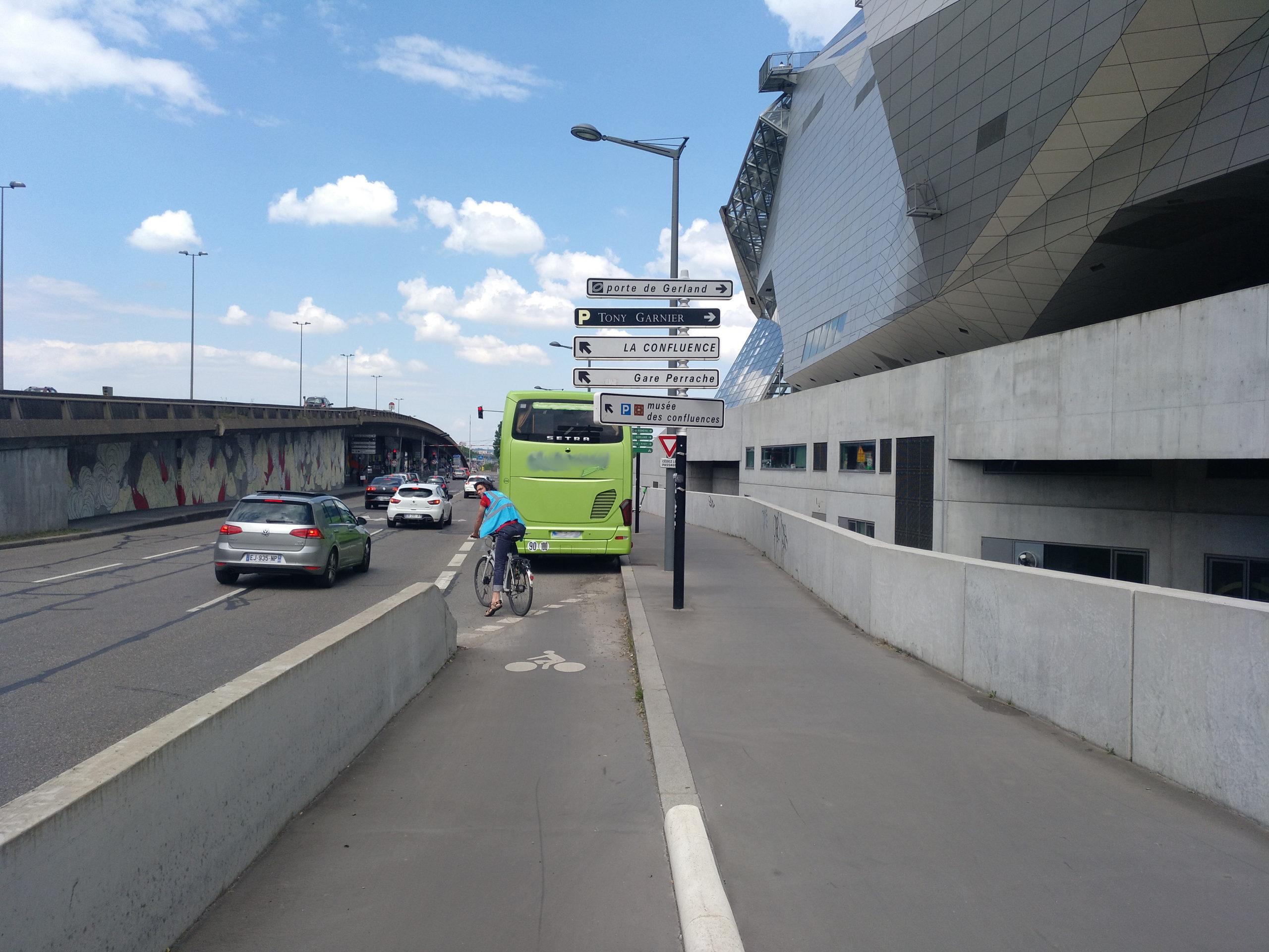 Incident avec un bus, un car, un taxi