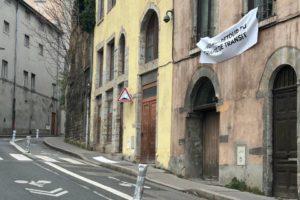 Bilan en demi-teinte des expérimentations des Voies Lyonnaises à Lyon 5, avenue Rockefeller et Oullins
